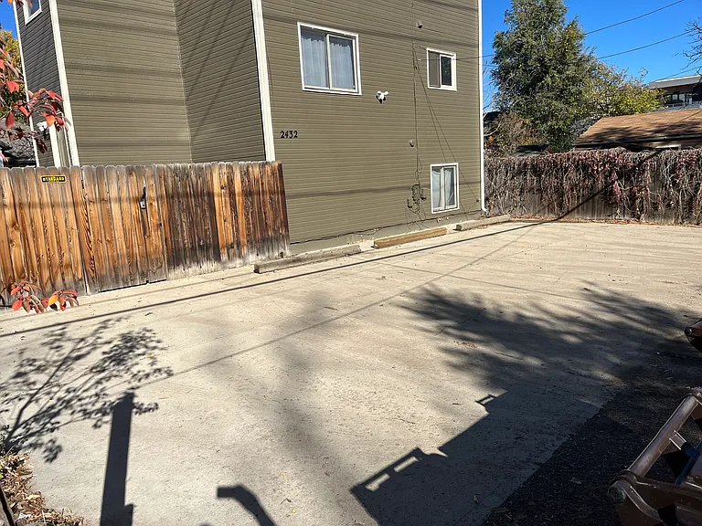 2432 Pine St — Photo 9