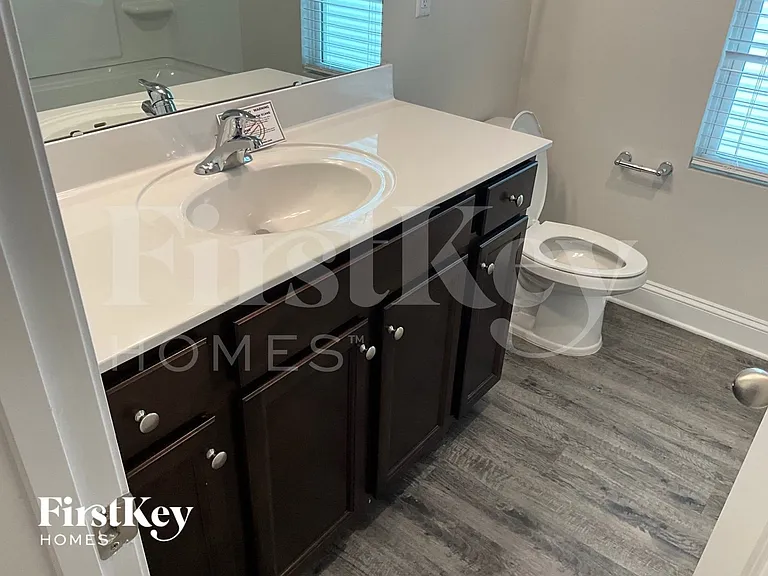 5513 Cobblestone Glen Dr — Photo 9