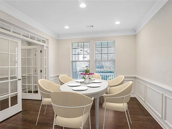 3rd image of 5195 Belmore Manor Ct