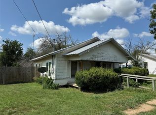 308 E 4th St, Coleman, TX 76834