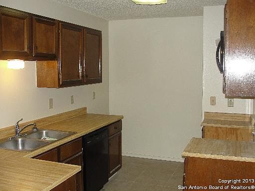 4th image of 16307 Bitter Creek St