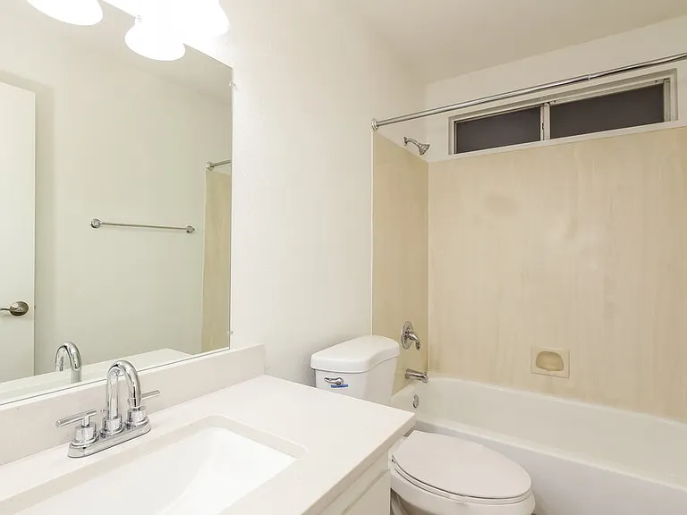 1101 W Wickieup Ln — Photo 13
