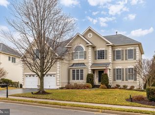 43592 Lucketts Bridge Cir, Ashburn, VA 20148