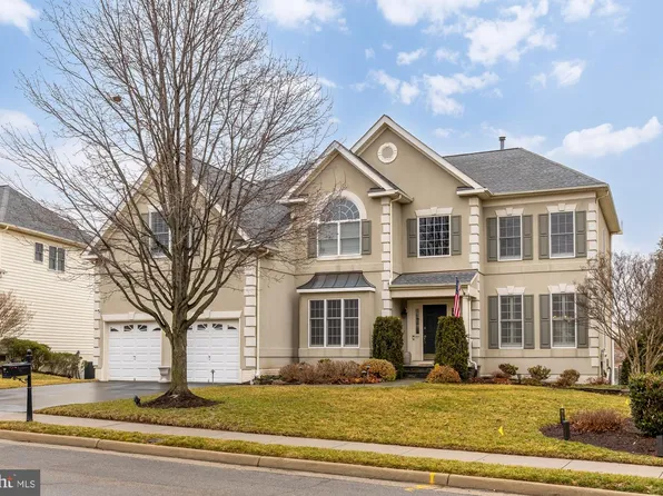 43592 Lucketts Bridge Cir, Ashburn, VA 20148