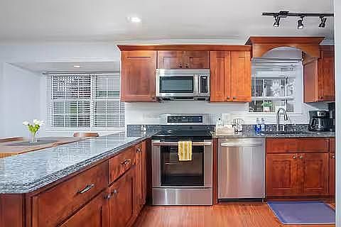 2nd image of 19 Goldfinch Dr #2