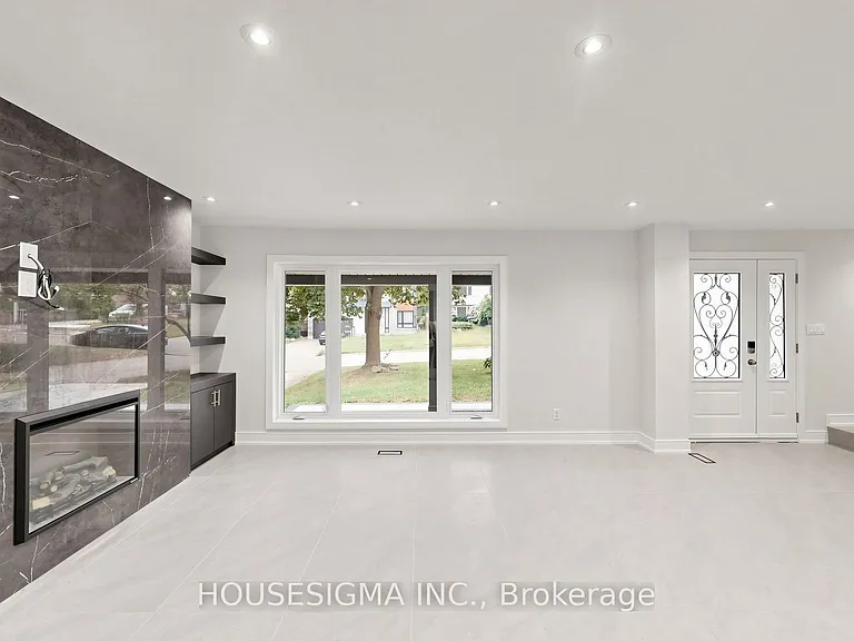 126 Woodward Ave — Photo 3
