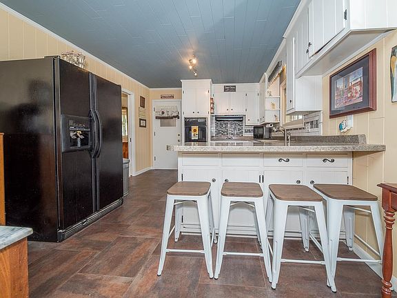 5th image of 603 Woodmont Dr