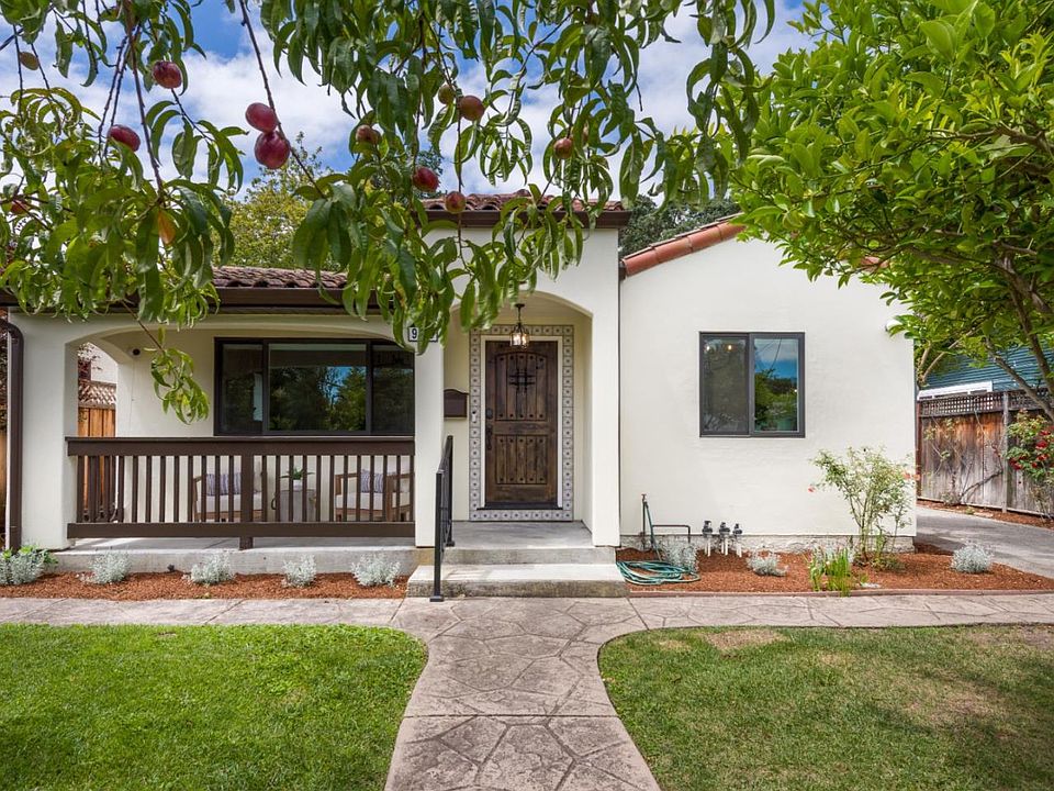 1st image of 926 Iris St