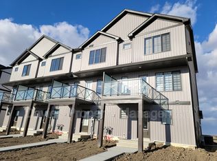 1107 Cy Becker Rd NW, Edmonton, AB T5Y3Z9