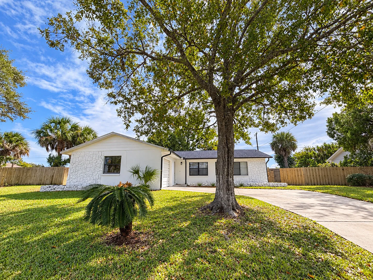 3 bed, 1315 sqft, $2,400 — Photo 1