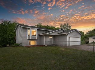 9180 Eden Prairie Rd, Eden Prairie, MN 55347