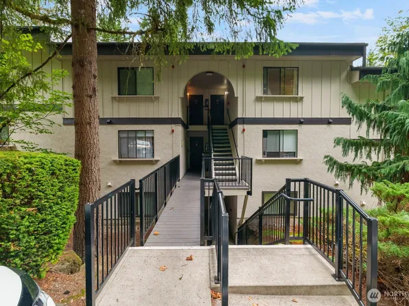 12744 NE 116th Street #K33, Kirkland, WA 98034