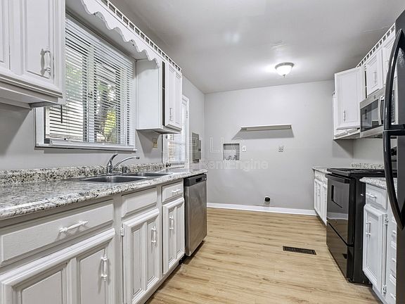 3rd image of 3534 Terrier Ln