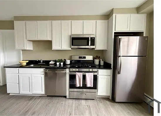 2 bed, 712 sqft, $3,000 — Photo 2