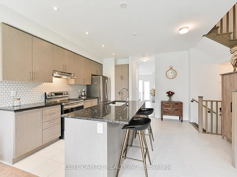 65 Seedling Cres — Photo 12