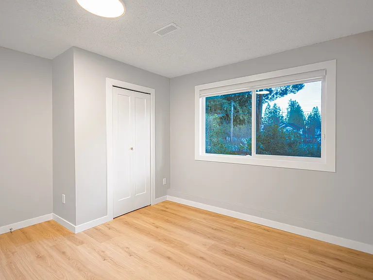2555 Tuohey Ave — Photo 11