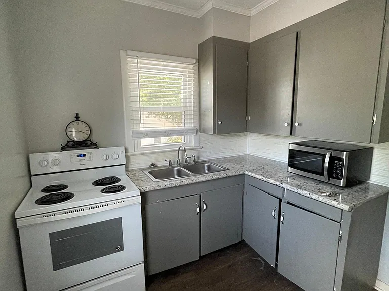 411 W Taft St #C — Photo 19