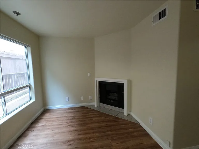 5060 Kester Ave #103 — Photo 5