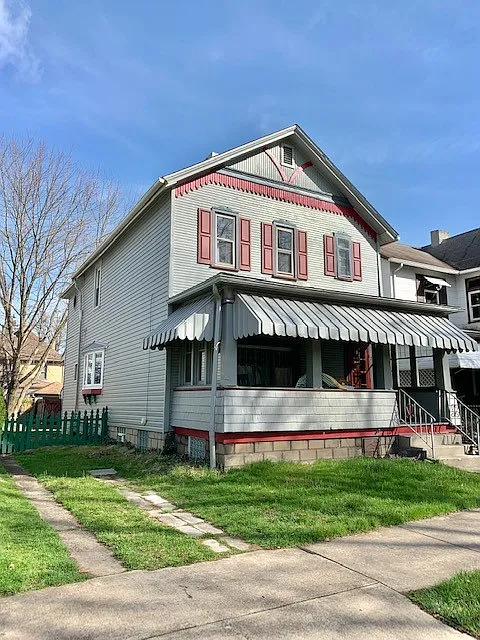 511 E 1st Ave photo 1