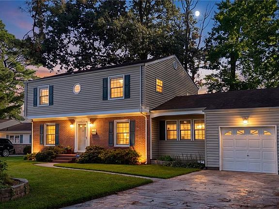 2nd image of 208 Great Hall Ct
