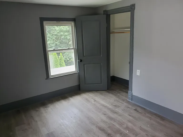 123 S Montgomery St — Photo 6