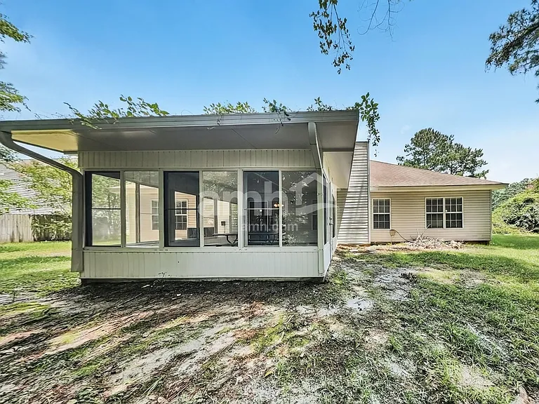 62 Golden Gate Dr — Photo 18
