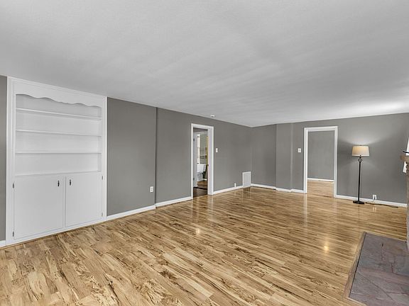 5th image of 6582 S Jefferson St