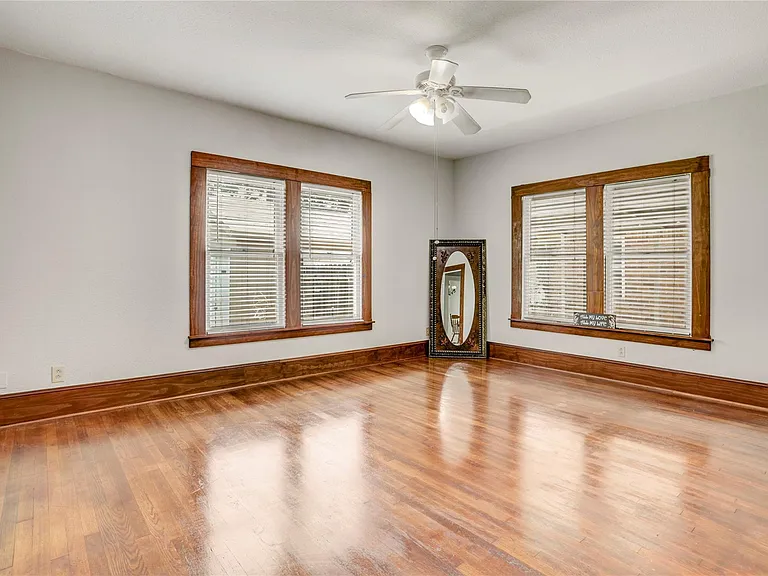 5221 Mulford St — Photo 11