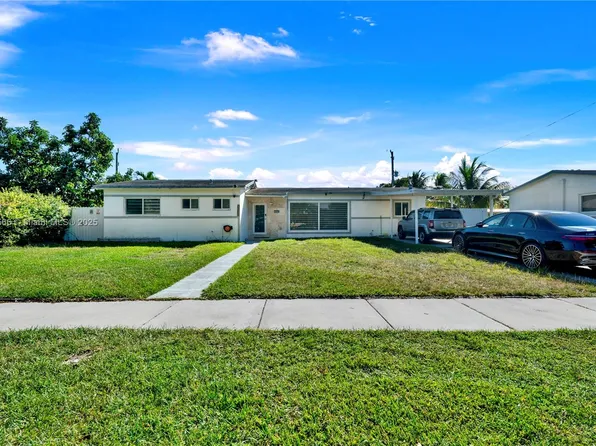 10100 Nicaragua Dr, Cutler Bay, FL 33189