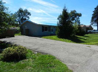 W1419 Honeysuckle Rd, Genoa City, WI 53128