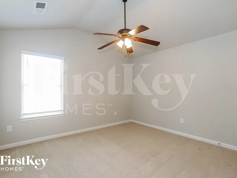 727 Hot Springs Trl — Photo 10