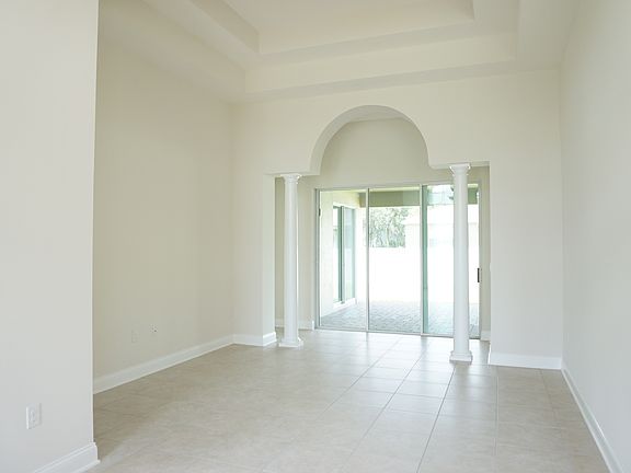 5th image of 304 Pine Leaf Cove