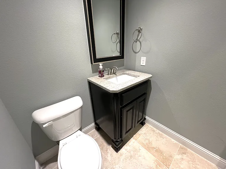 720 Raunald Dr — Photo 23