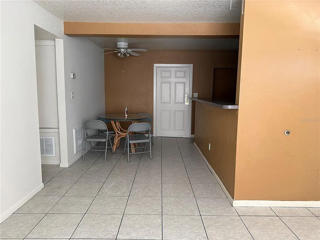 5 bed, 3.0 bath, 1832 sqft, $2,500 — Photo 3