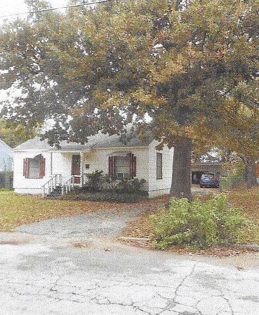 1st image of 2107 Oakwood St