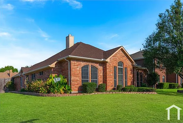 5 bed, 2022 sqft, $3,000 — Photo 3