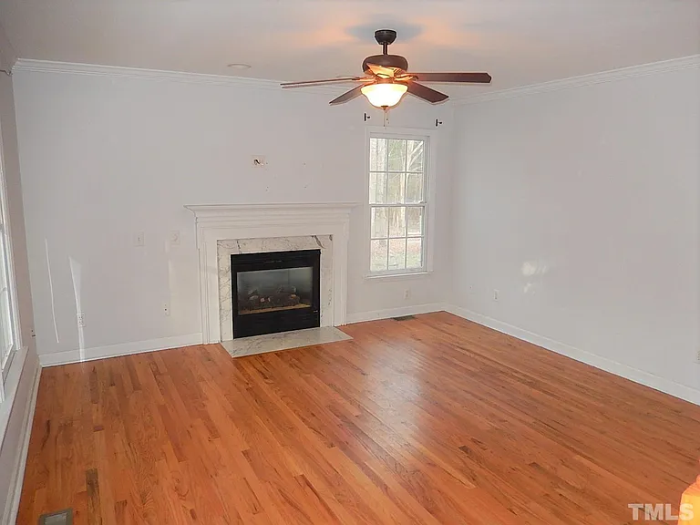 6610 Lipscomb Dr — Photo 2