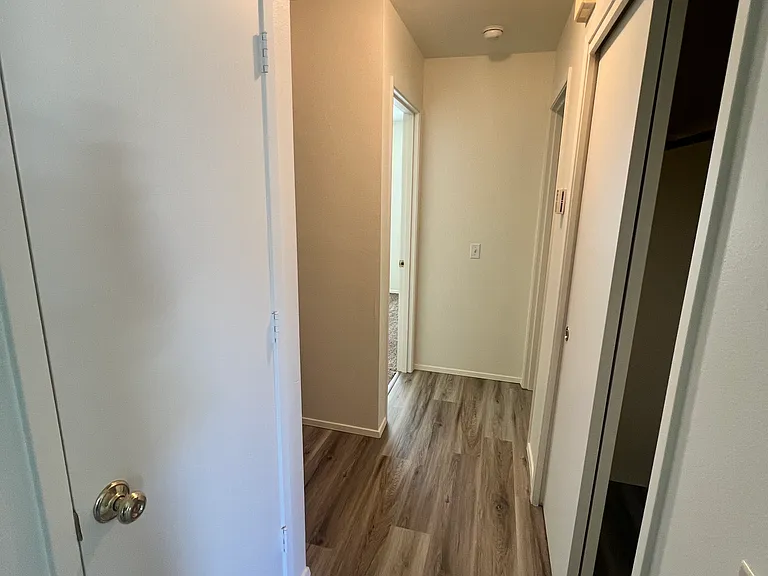 709 NE Savannah Dr #3 — Photo 13