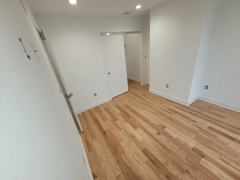 223 E Girard Ave #1R — Photo 9