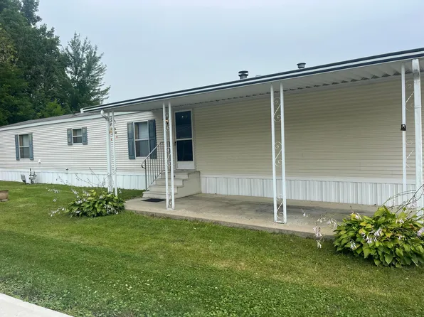 211 Rona Blvd, Pataskala, OH 43062