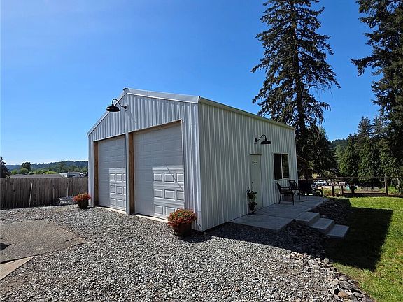5th image of 315 SE 2nd Street