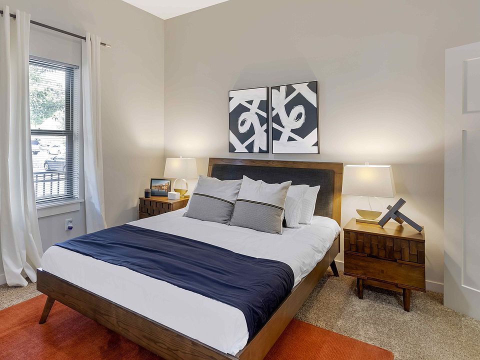 Comfortable and Spacious Bedroom