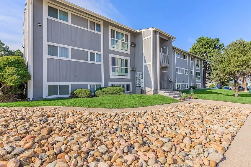 Greencrest Apartments — Photo 3
