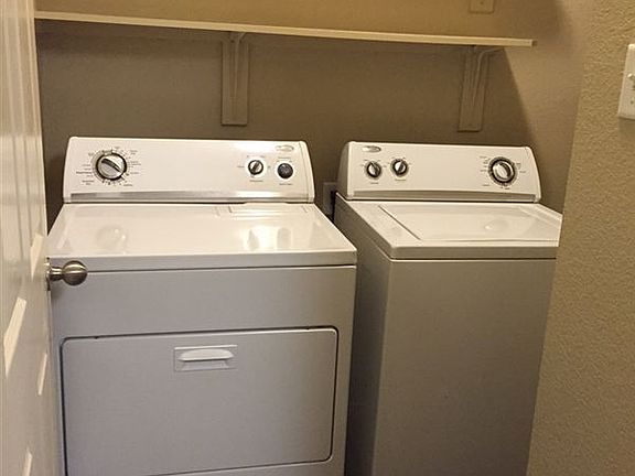Washer/Dryer Included