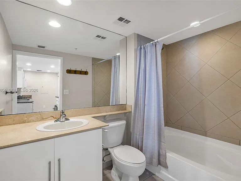 335 Biscayne Blvd #2706 — Photo 4