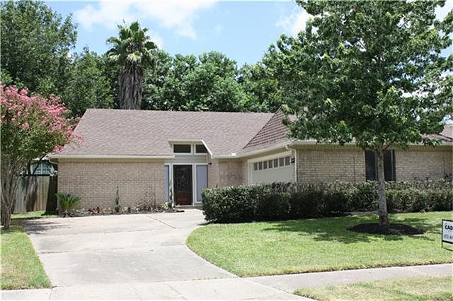 1st image of 15730 Lakedale Dr
