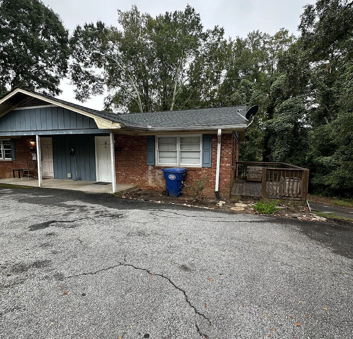 2 bed, 1.0 bath, $1,265 — Photo 2