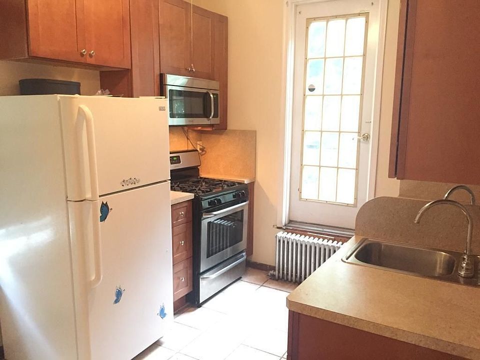 1st image of 1621 E 15th St #2
