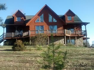 200 Meadowood Trl, Martinsville, VA 24112