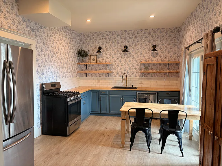 304 W Oak Ave — Photo 4